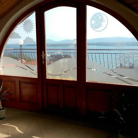 Lebed Guest house *